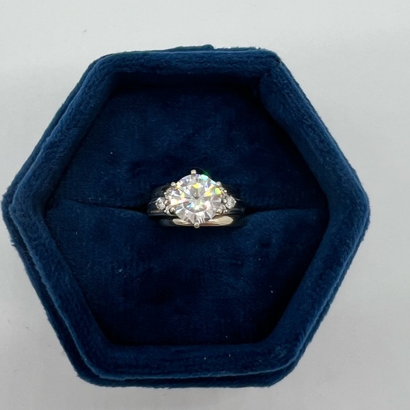 White Gold Engagement and Wedding Bands Set - Picture 8 of 9